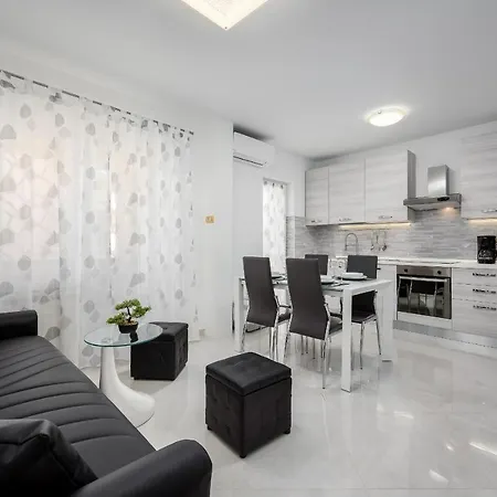 Gulic Apartment Porec