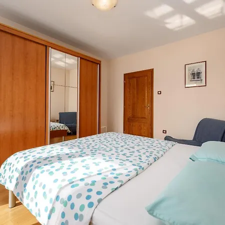 Gulic Apartment Porec